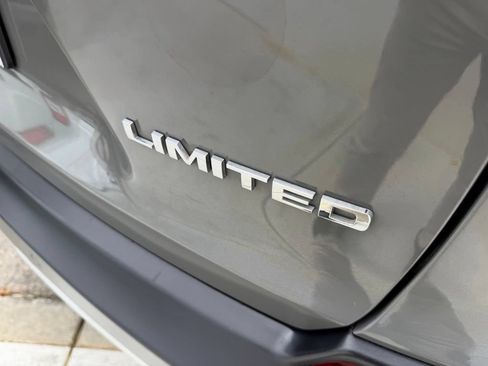 Used 2020 Jeep Cherokee Limited FWD image 11