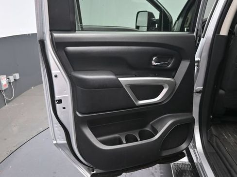 Used 2016 Nissan Titan XD AWD/4WD image 10