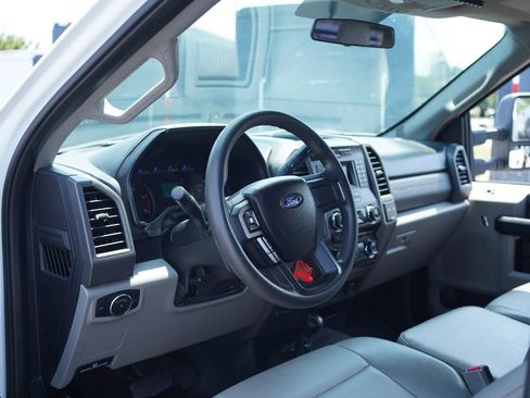 Used 2017 Ford F550 4x4 Crew Cab Super Duty image 17
