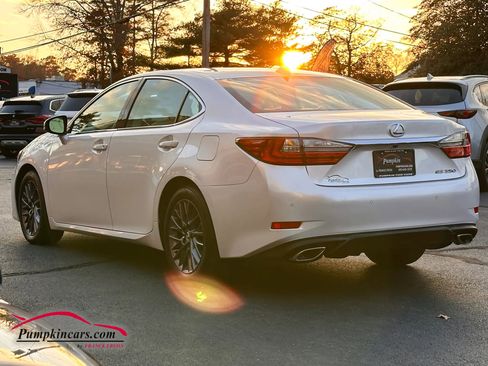 Used 2018 Lexus ES 350 w/ Navigation System Package image 4
