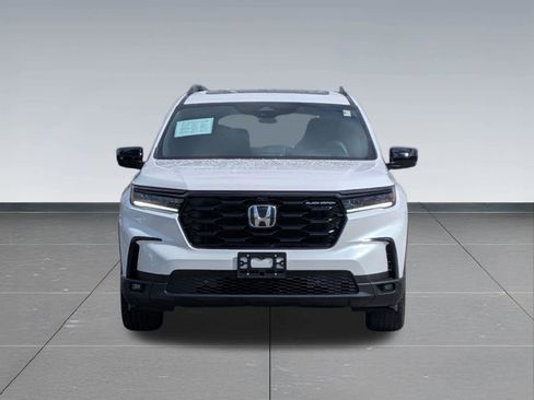 Used 2025 Honda Pilot Black Edition image 8