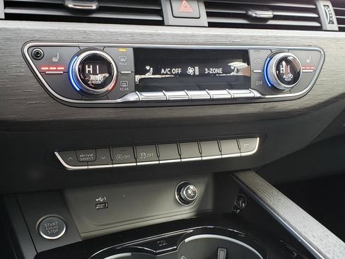Used 2020 Audi A4 2.0T Premium image 24