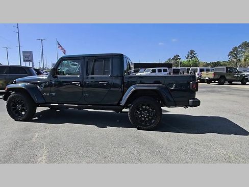 Used 2025 Jeep Gladiator Sport AWD/4WD image 31