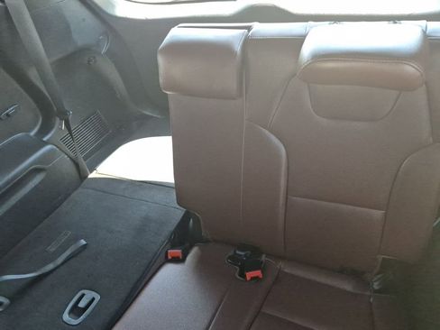 Used 2024 Kia Telluride EX image 17