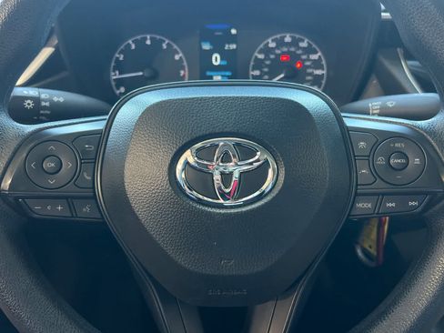 Used 2025 Toyota Corolla LE FWD image 23