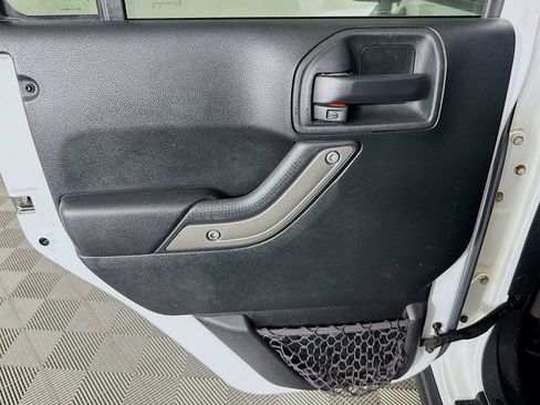 Used 2017 Jeep Wrangler Unlimited Sport image 23