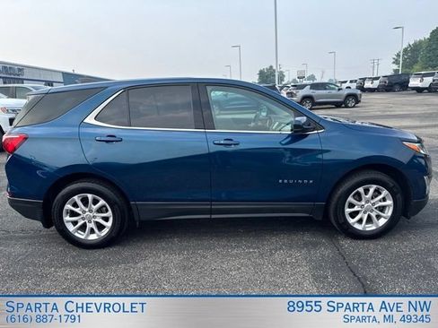 Used 2020 Chevrolet Equinox LT w/ Driver Convenience Package AWD/4WD image 2