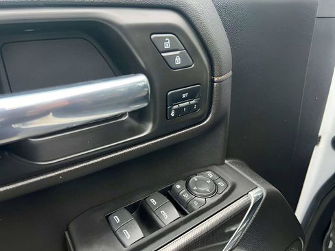 Used 2022 GMC Sierra 2500 AT4 AWD/4WD image 18