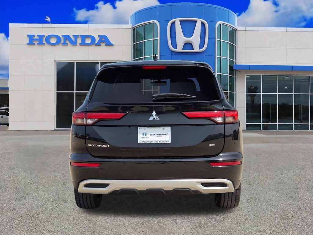 Used 2023 Mitsubishi Outlander SE FWD image 4