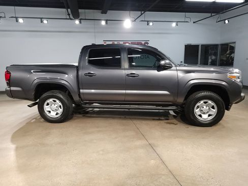 Used 2018 Toyota Tacoma SR w/ SR Convenience Package RWD image 8