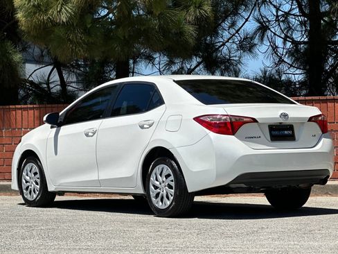 Used 2017 Toyota Corolla LE w/ Carpet Mat Package (TMS) FWD image 6