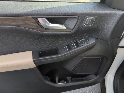 Used 2020 Ford Escape Titanium image 20