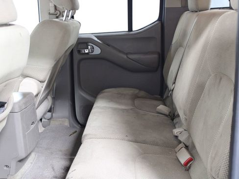 Used 2014 Nissan Frontier SV image 17