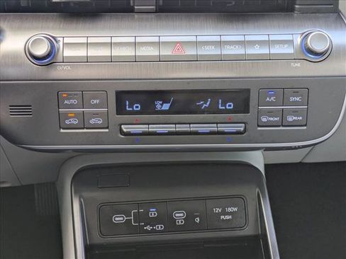 Used 2024 Hyundai Kona Limited image 16