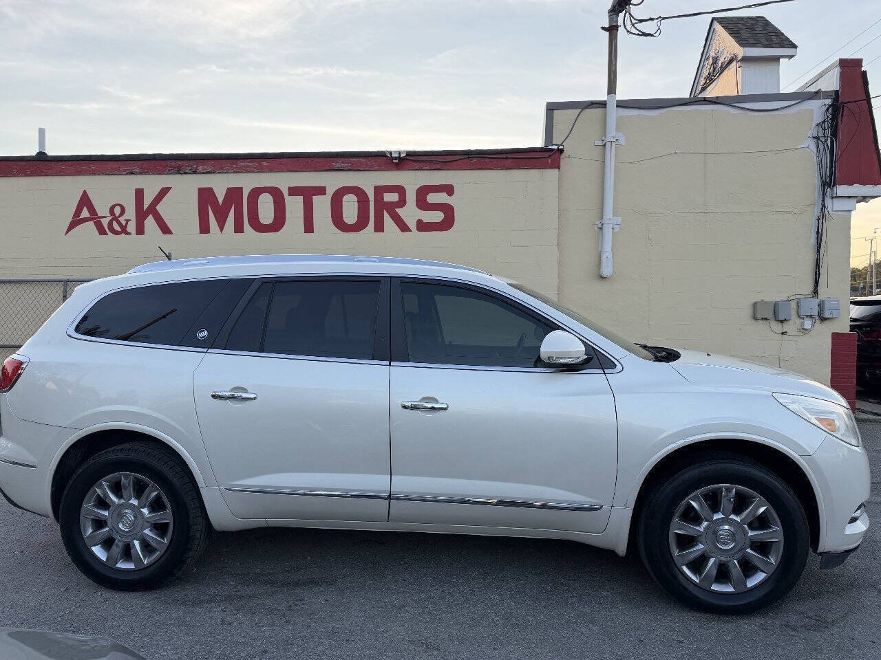 Used 2013 Buick Enclave Leather FWD image 8