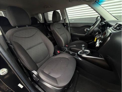 Used 2016 Kia Soul FWD image 19