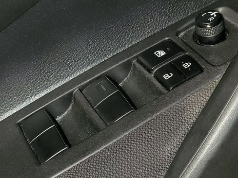 Used 2022 Toyota Corolla LE FWD image 27