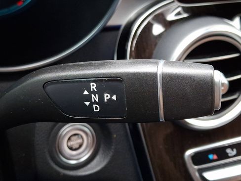 Used 2021 Mercedes-Benz GLC 300 4MATIC image 15