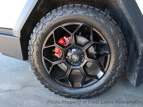 Used 2024 Tesla Cybertruck AWD Crew Cab image 61