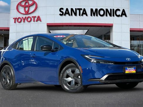 Used 2024 Toyota Prius LE image 1