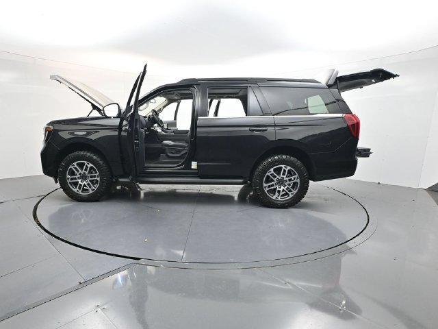 Used 2025 Ford Expedition Active AWD/4WD image 57