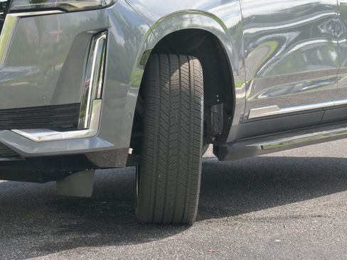 Used 2022 Cadillac Escalade Premium Luxury AWD/4WD image 31