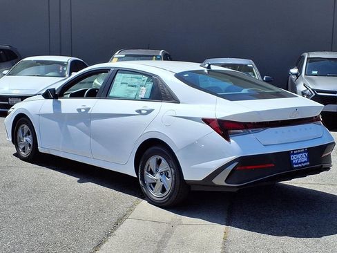 New 2026 Hyundai Elantra SE FWD image 6