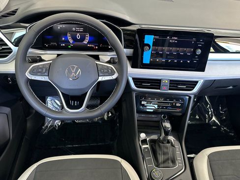 New 2026 Volkswagen Taos SE AWD/4WD image 13