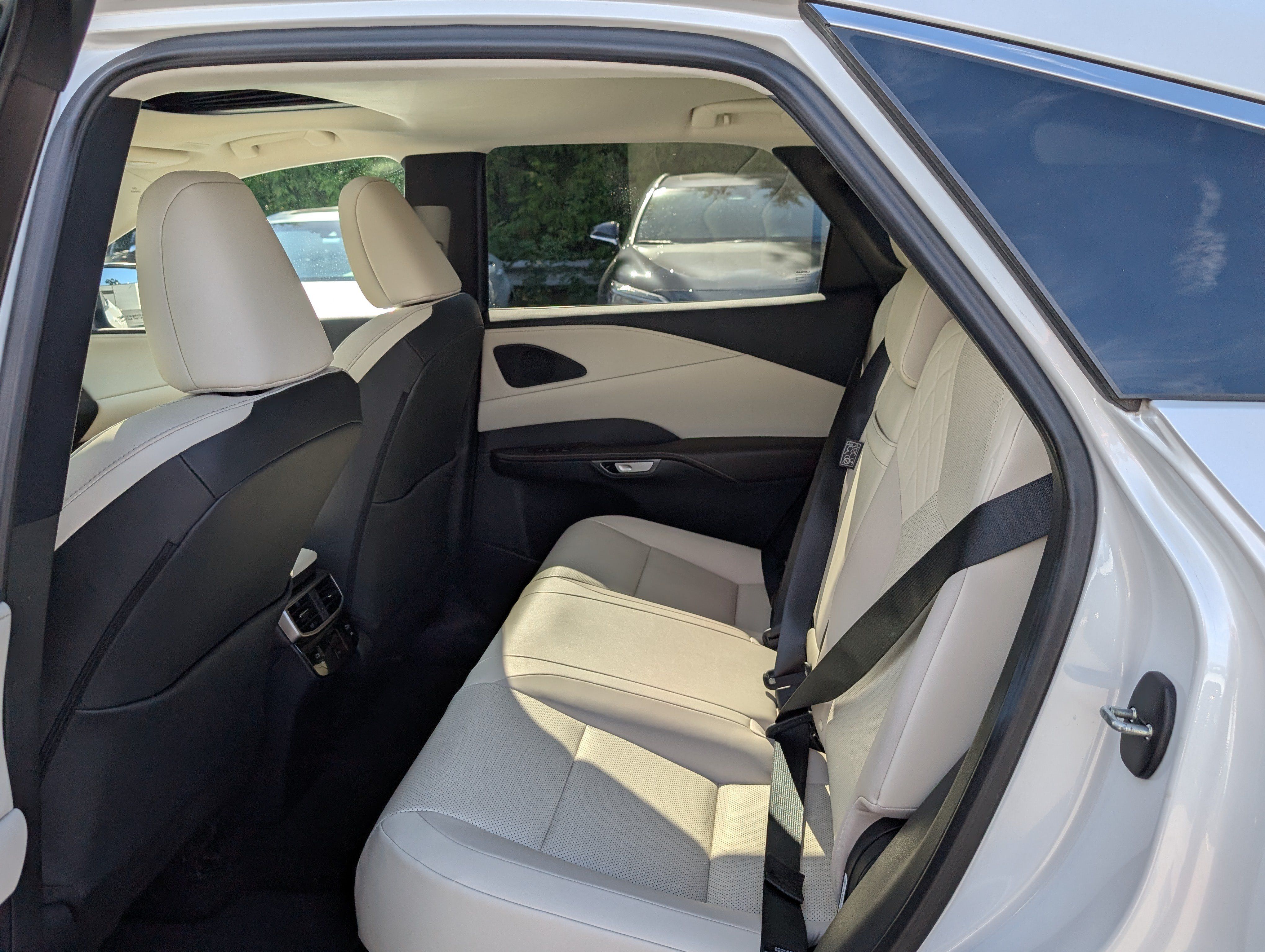 Used 2023 Lexus RX 350 Premium w/ Accessory Package (Z1) AWD/4WD image 15