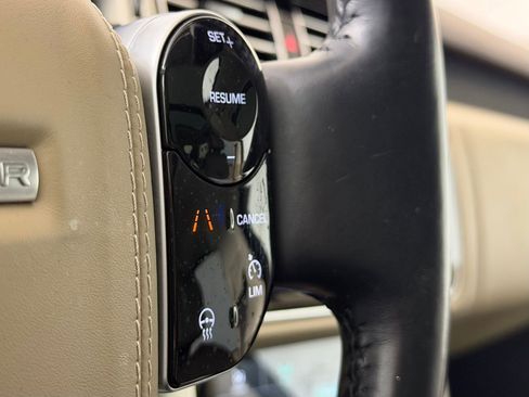 Used 2022 Land Rover Range Rover Westminster Edition image 17