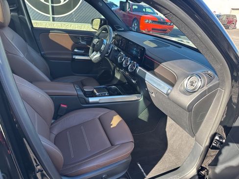 Used 2023 Mercedes-Benz GLB 35 AMG 4MATIC image 59