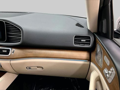 Certified 2022 Mercedes-Benz GLE 350 w/ Premium Package image 18