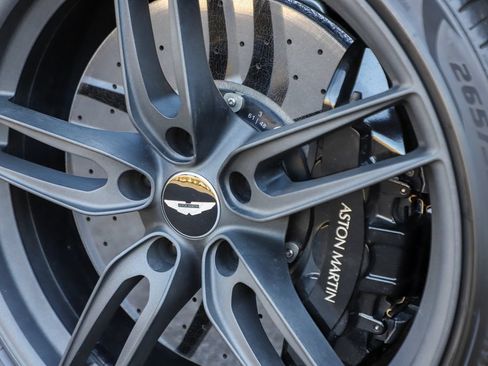 Used 2019 Aston Martin DBS Superleggera RWD image 10