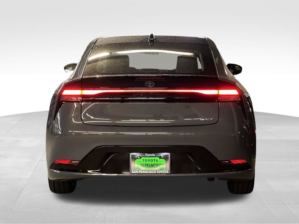New 2027 Toyota Prius Limited AWD/4WD image 4