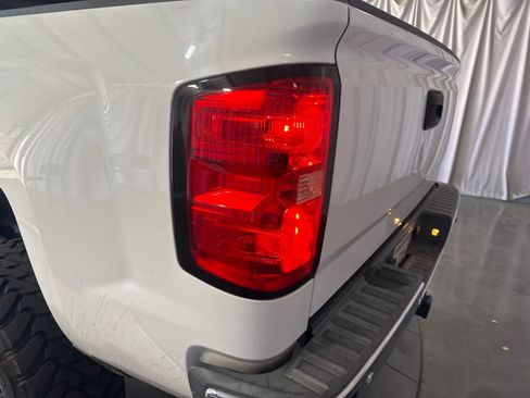 Used 2018 Chevrolet Silverado 1500 LT w/ Max Trailering Package AWD/4WD image 12