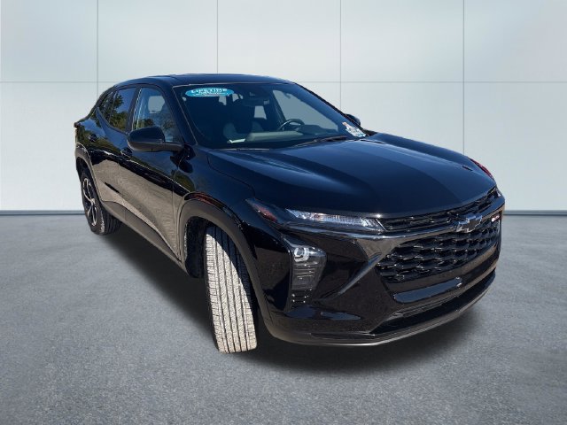 Used 2025 Chevrolet Trax RS w/ Sunroof Package FWD image 5