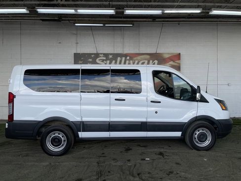 Used 2017 Ford Transit 150 XL image 6