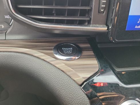 Certified 2022 Ford Explorer Limited image 16