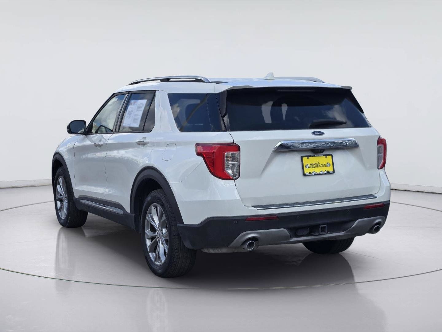 Used 2023 Ford Explorer Limited w/ Equipment Group 301A AWD/4WD image 5