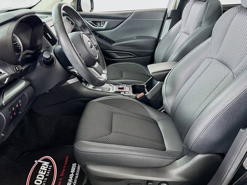 Used 2023 Subaru Forester Premium image 18