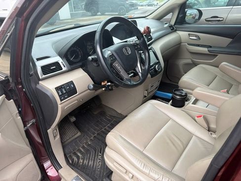 Used 2016 Honda Odyssey Touring Elite image 4