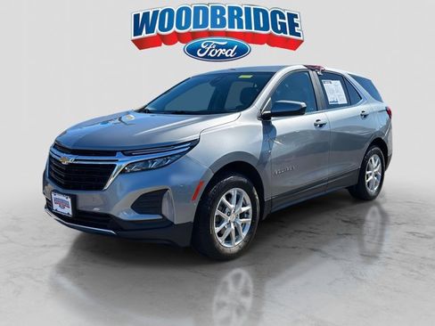 Used 2023 Chevrolet Equinox LT w/ Driver Convenience Package image 2