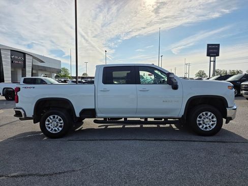 Used 2022 Chevrolet Silverado 3500 LT w/ Convenience Package AWD/4WD image 8