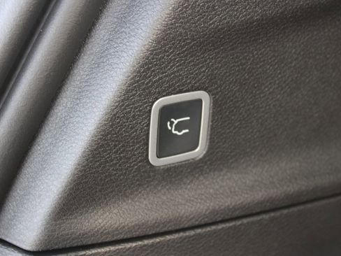 New 2026 Chrysler Pacifica Select image 9