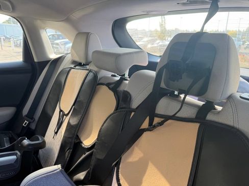Used 2023 Honda HR-V LX image 10