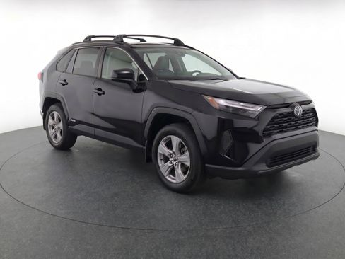 Used 2024 Toyota RAV4 LE AWD/4WD image 2