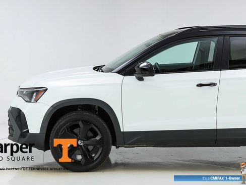 Used 2025 Volkswagen Taos SE AWD/4WD image 40