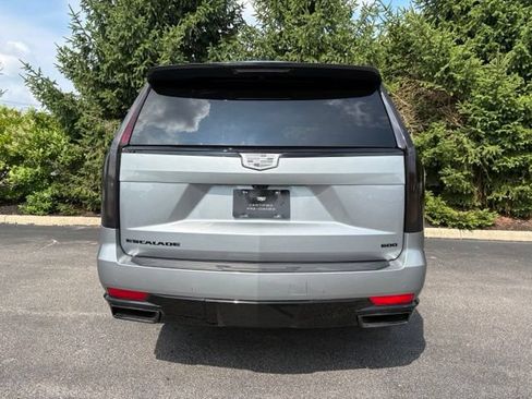 Used 2024 Cadillac Escalade Sport w/ LPO, ONYX Package AWD/4WD image 4