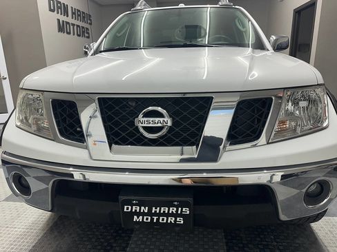 Used 2010 Nissan Frontier LE w/ LE Value Truck Pkg image 4