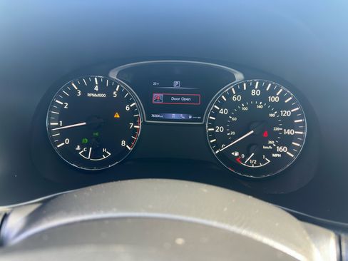 Used 2018 Nissan Pathfinder Platinum w/ Cargo Package image 31